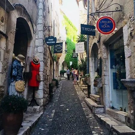 La Bastide * جولْف جو